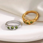 Anillo Vintage de Gemas Incrustadas en Oro