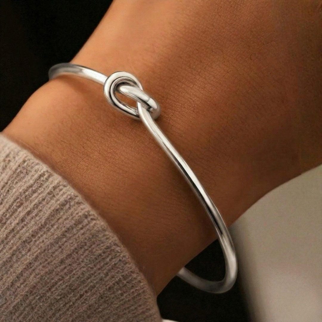 Pulsera Ajustable de Nudo Dorado