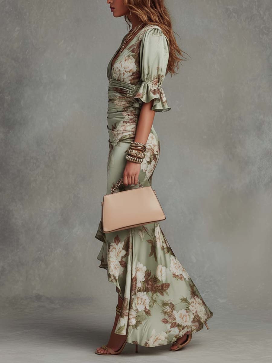Loretta | Vestido Largo Asimétrico en Satén Verde con Escote en V, Mangas Abullonadas Acampanadas y Estampado Floral