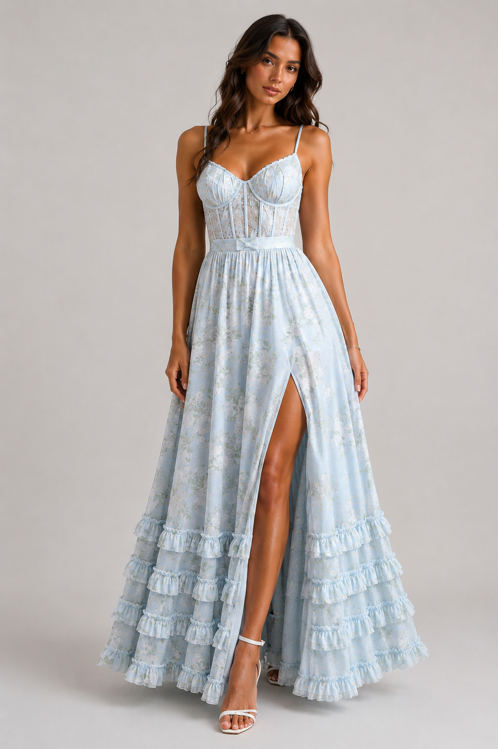 Estiloso vestido largo floral de invitada de boda con efecto corsé y volantes en el bajo | Largo