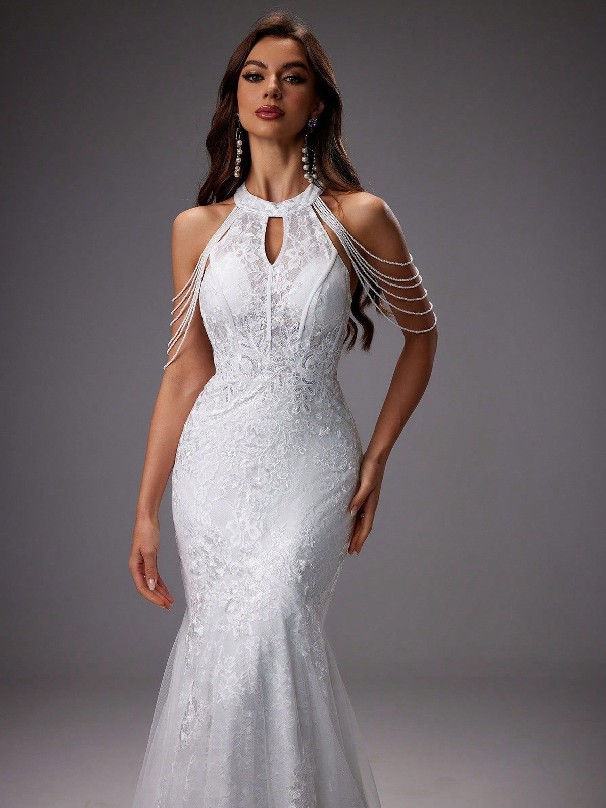 Elegante vestido de novia sirena de invitada de boda con encaje y cuello halter | Maxi