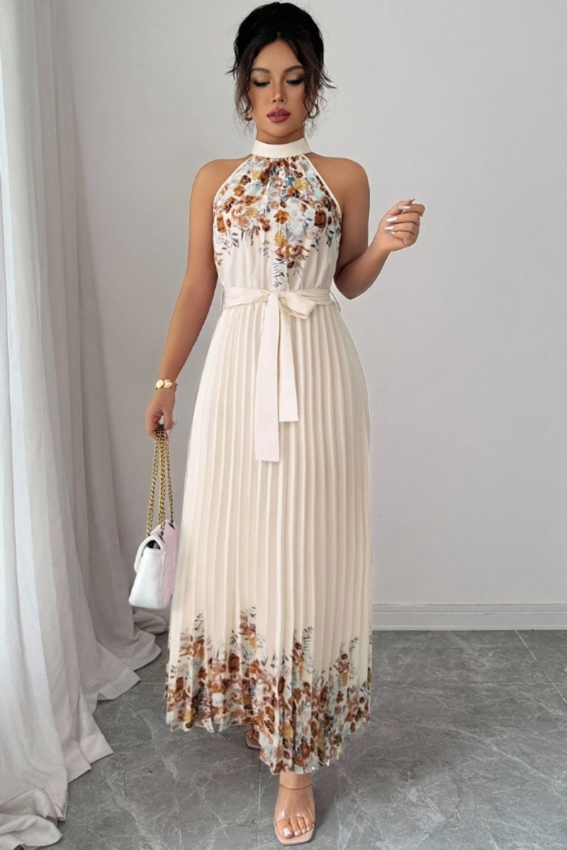 Elegante vestido largo de invitada de boda plisado floral con cuello halter y cinturón | Maxi