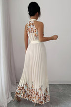 Elegante vestido largo de invitada de boda plisado floral con cuello halter y cinturón | Maxi