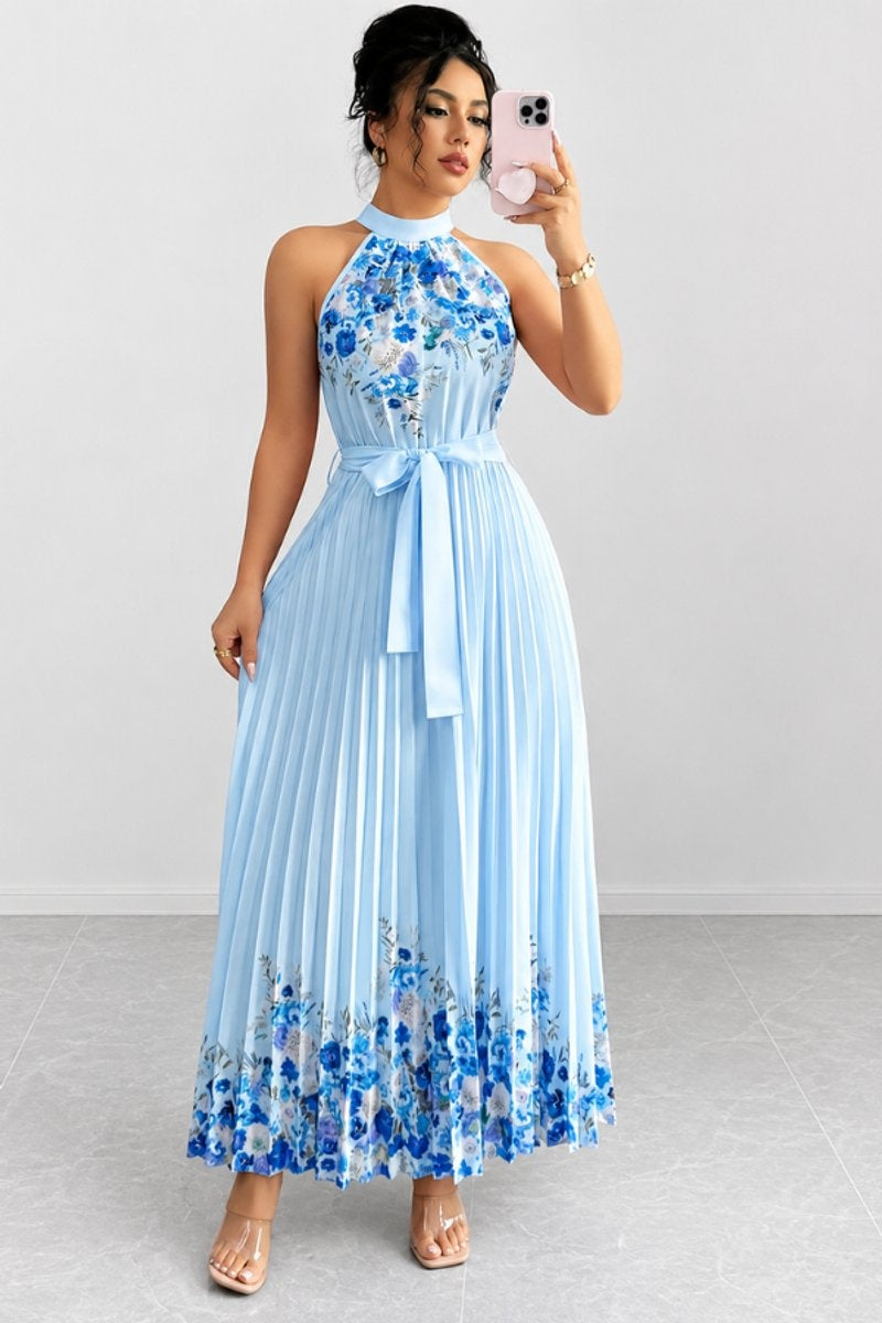 Elegante vestido largo de invitada de boda plisado floral con cuello halter y cinturón | Maxi