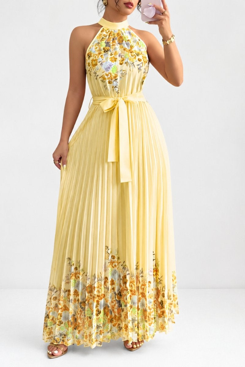 Elegante vestido largo de invitada de boda plisado floral con cuello halter y cinturón | Maxi