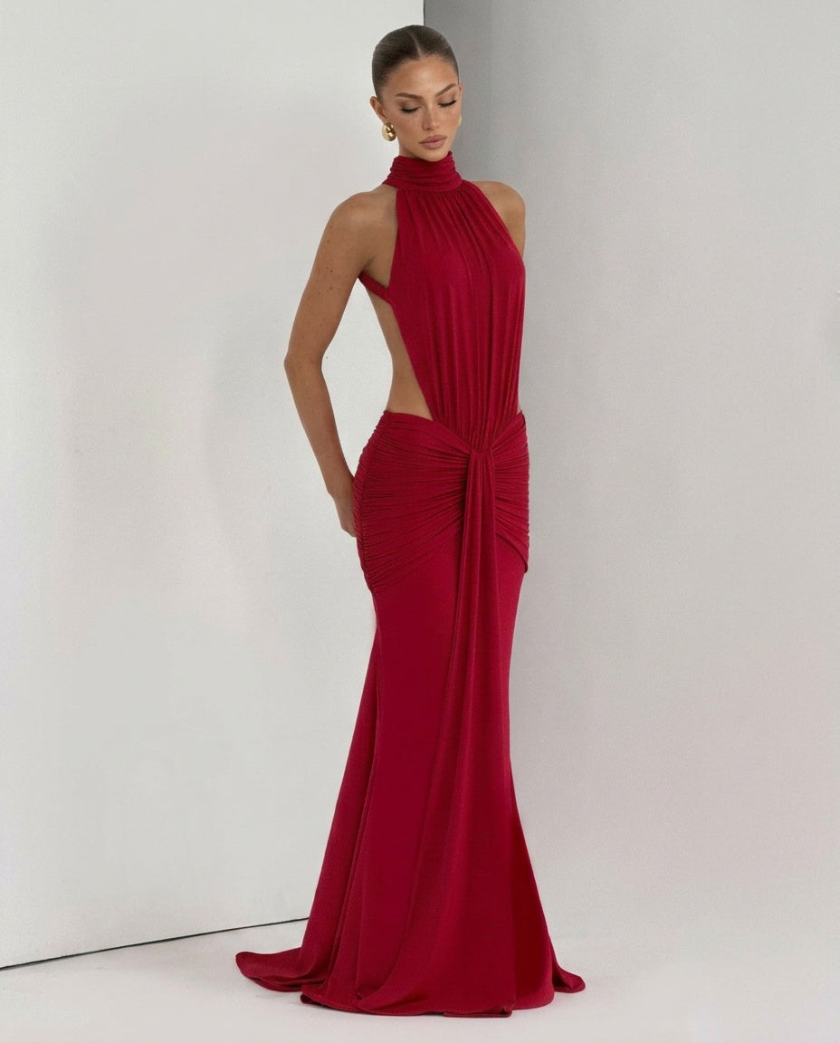Vestido largo de invitada de boda con cuello halter