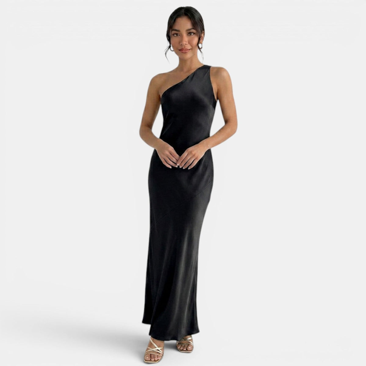 Refinado vestido largo de encaje de fiesta y de invitada de boda con espalda descubierta y cordones | Maxi