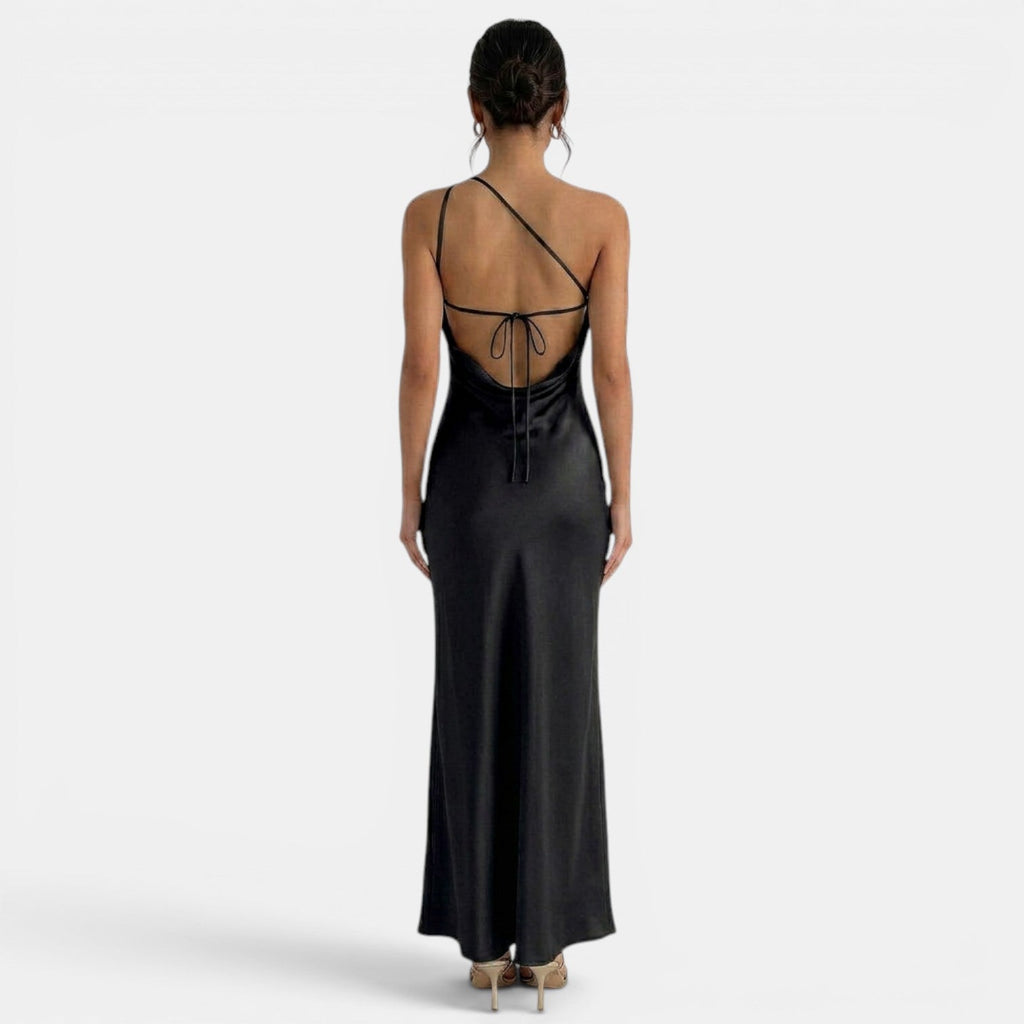 Refinado vestido largo de encaje de fiesta y de invitada de boda con espalda descubierta y cordones | Maxi