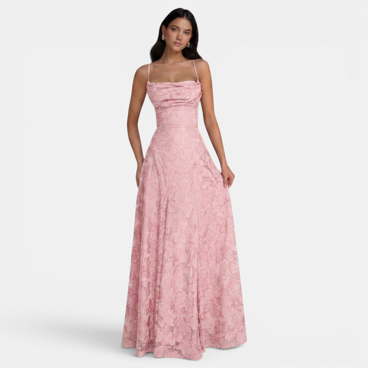 Estiloso vestido ajustado de fiesta y de invitada de boda con espalda descubierta y lazos | Midi