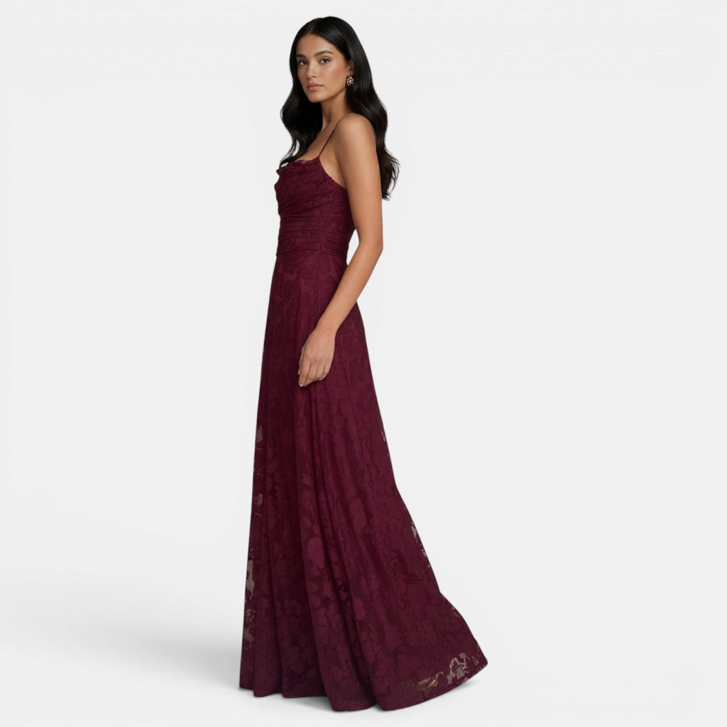 Estiloso vestido ajustado de fiesta y de invitada de boda con espalda descubierta y lazos | Midi