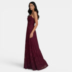 Estiloso vestido ajustado de fiesta y de invitada de boda con espalda descubierta y lazos | Midi