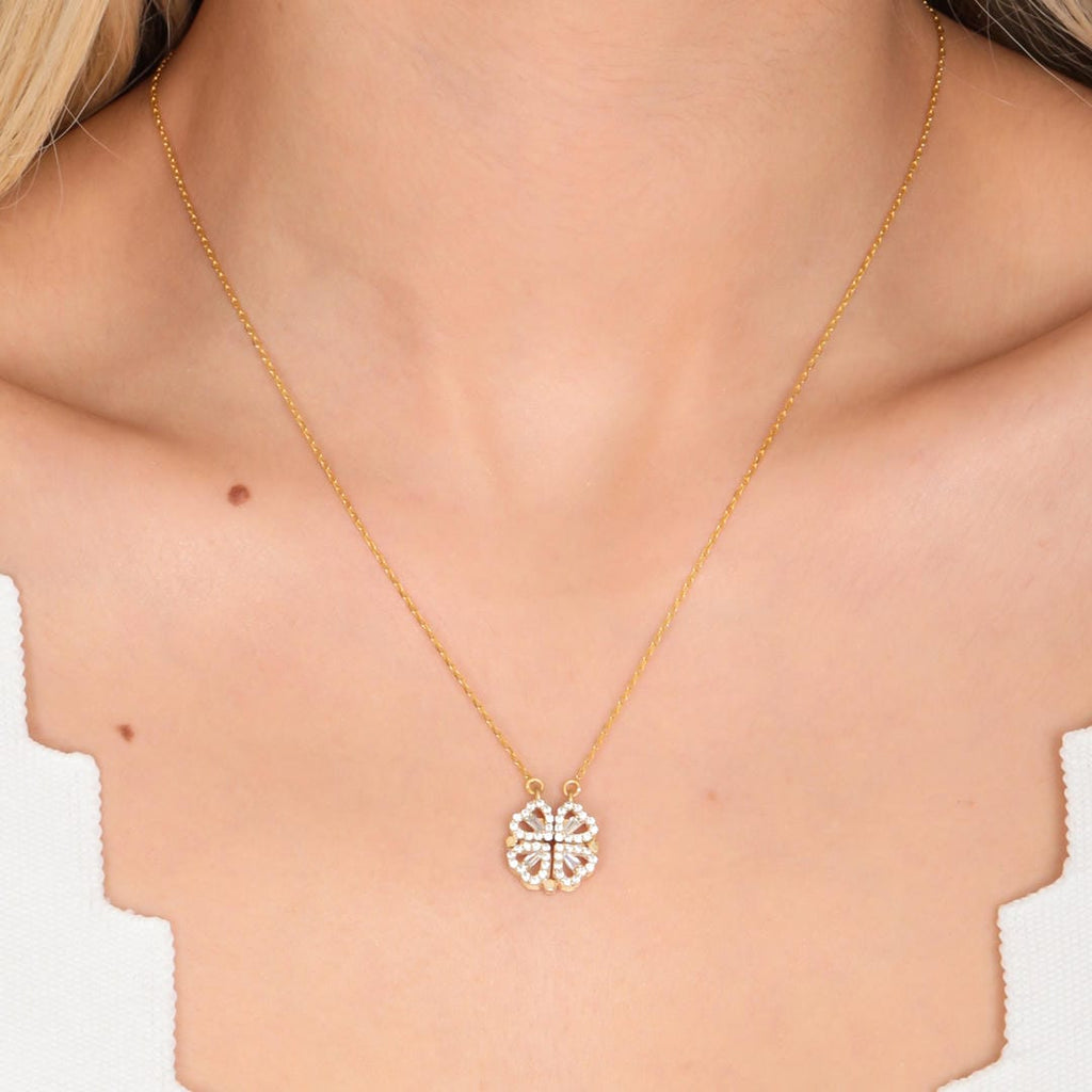 Collar de Trébol Dorado con Colgante de Corazón de Circonita