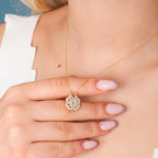 Collar de Trébol Dorado con Colgante de Corazón de Circonita