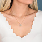 Collar de Trébol Dorado con Colgante de Corazón de Circonita