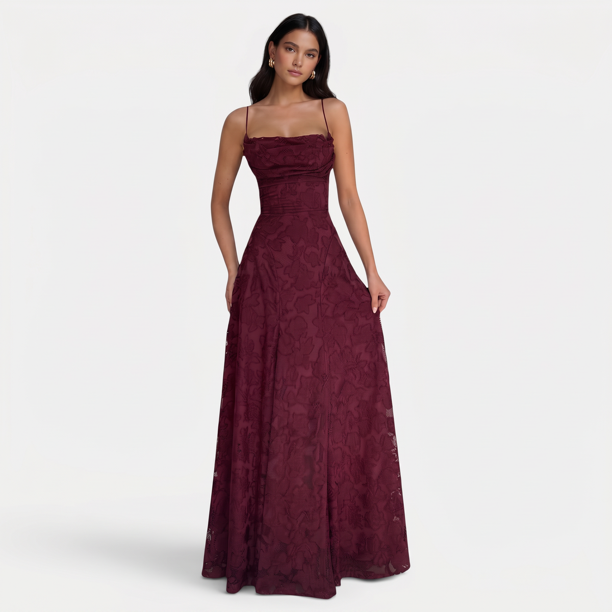 Estiloso vestido ajustado de fiesta y de invitada de boda con espalda descubierta y lazos | Midi
