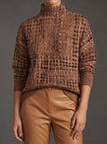 Marina™ | Jersey de cuello alto con diseño de rejilla en color castaño