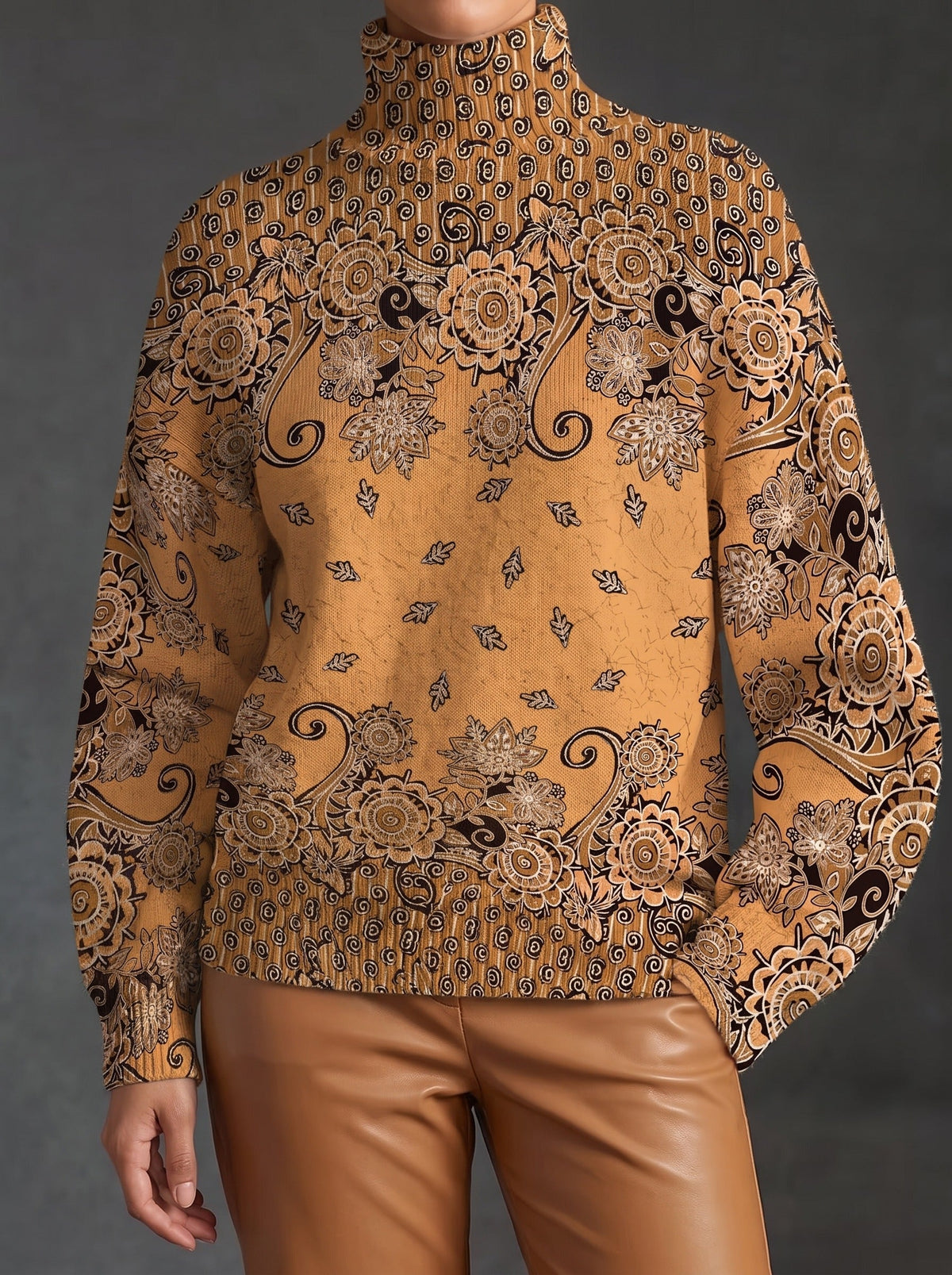 Alondra™ | Jersey de cuello alto con estampado Paisley en color caramelo