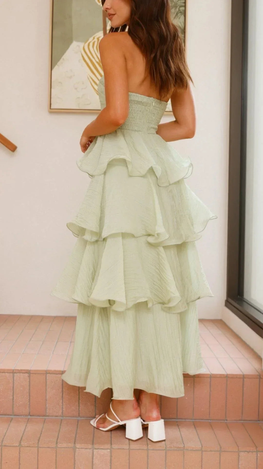 Elegante vestido largo de invitada de boda con volantes en capas y palabra de honor | Maxi