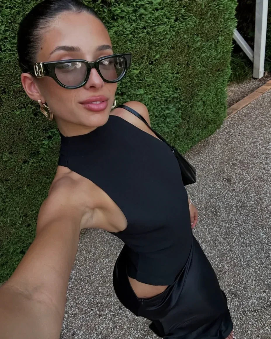 Sofisticado vestido largo de noche y de invitada de boda con cuello halter y espalda descubierta | Maxi