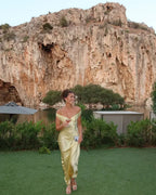 Elegante vestido largo de noche de invitada de boda con hombros descubiertos | Maxi