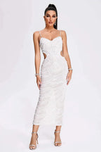 Elegante vestido blanco de invitada de boda y de fiesta con lentejuelas y recortes | Midi