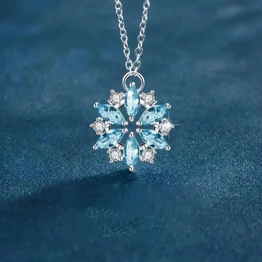 Collar Colgante de Flor Copo de Nieve Azul en Oro Blanco