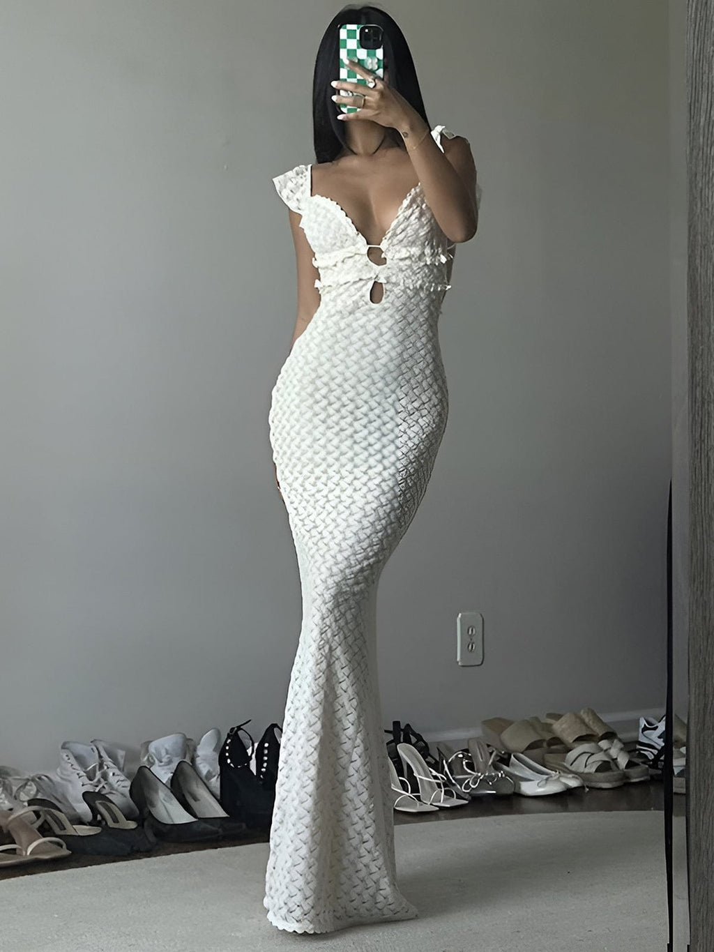 Elegante vestido de noche de invitada de boda con escote en V y abertura | Maxi