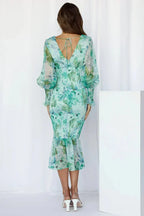 Elegante vestido midi floral de invitada de boda con escote en V y manga larga | Midi